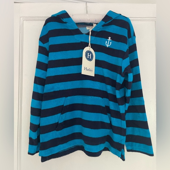 NWT Hatley boys’ terrycloth coverup hoodie. Size 6